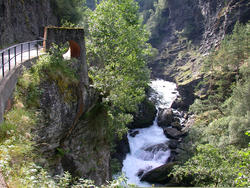 Flåmsgjelet og utsikten frå Leina