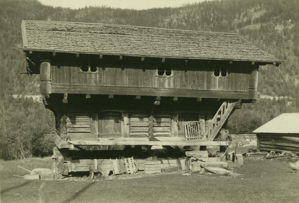 Loft, Sevle, Nore og Uvdal, Buskerud. Fotografert 1924.
