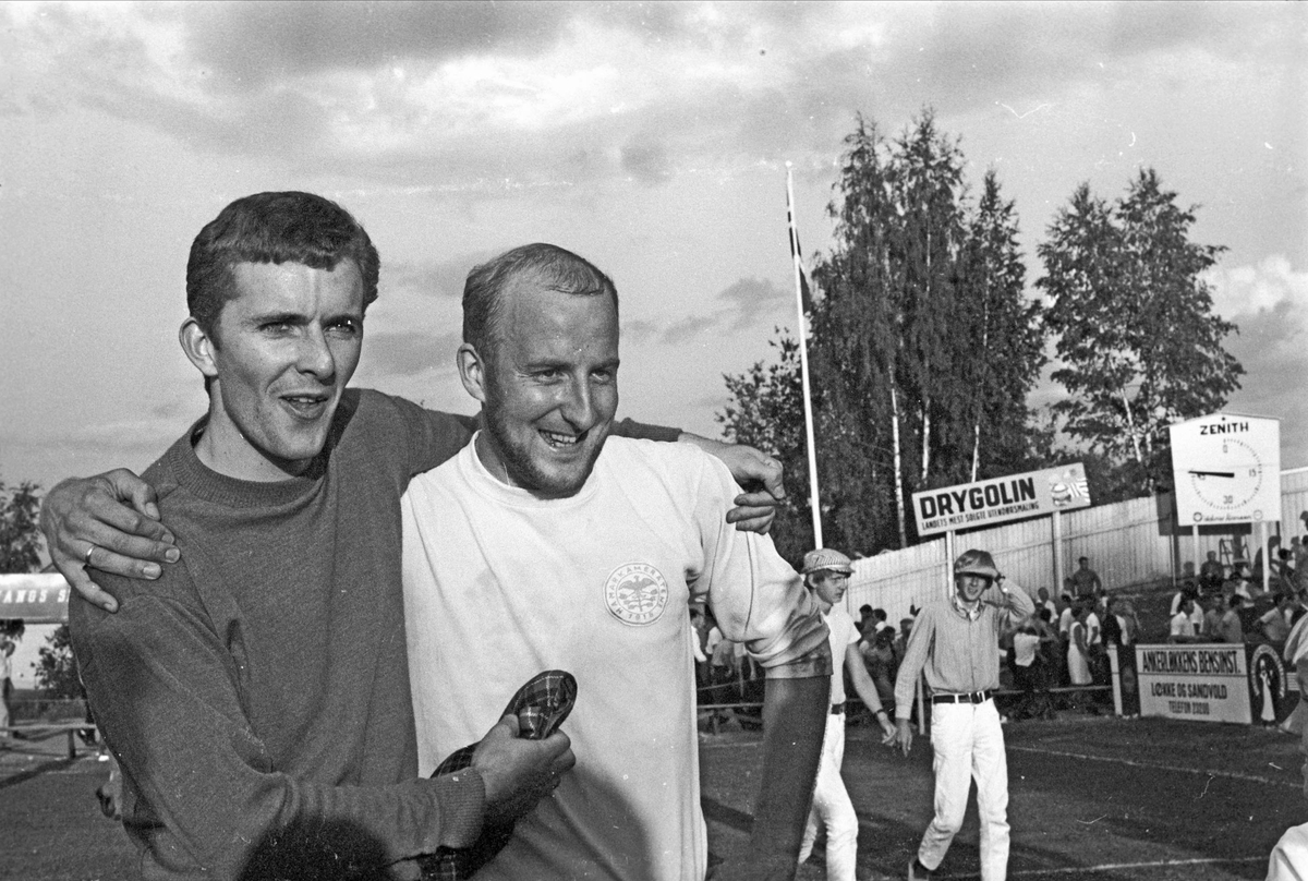 Serie. Fotballkamp mellom Ham-Kam og Stabekk. Fotografert 20. aug. 1969.