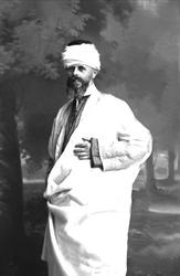 Avfotografering. Fredrik Bührings kopi,1917. Mann i drakt fr