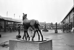 Veitvet, Oslo, november 1963, skulpturer.