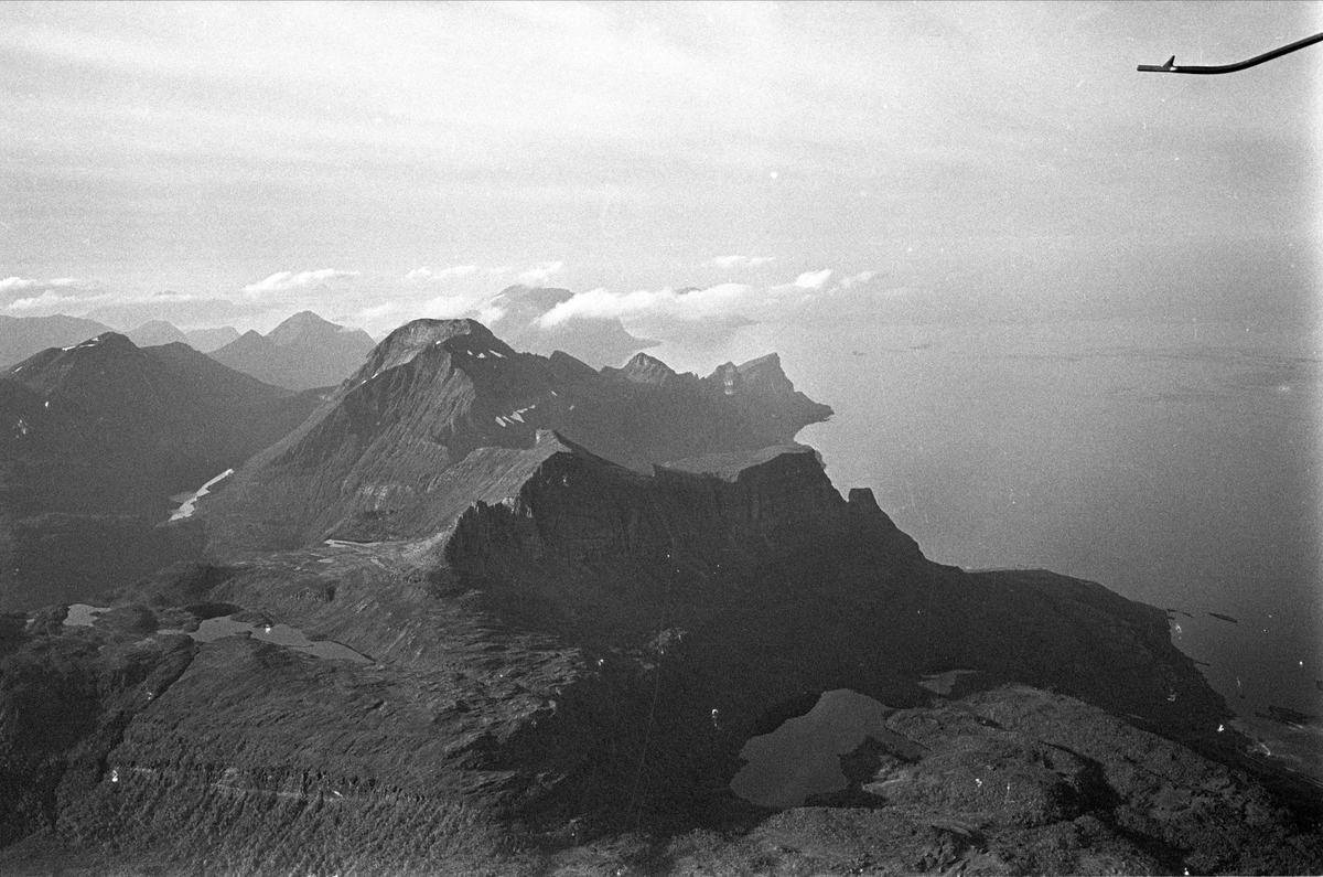 Glomfjord, Meløy, 1965. Landskap, fjell..