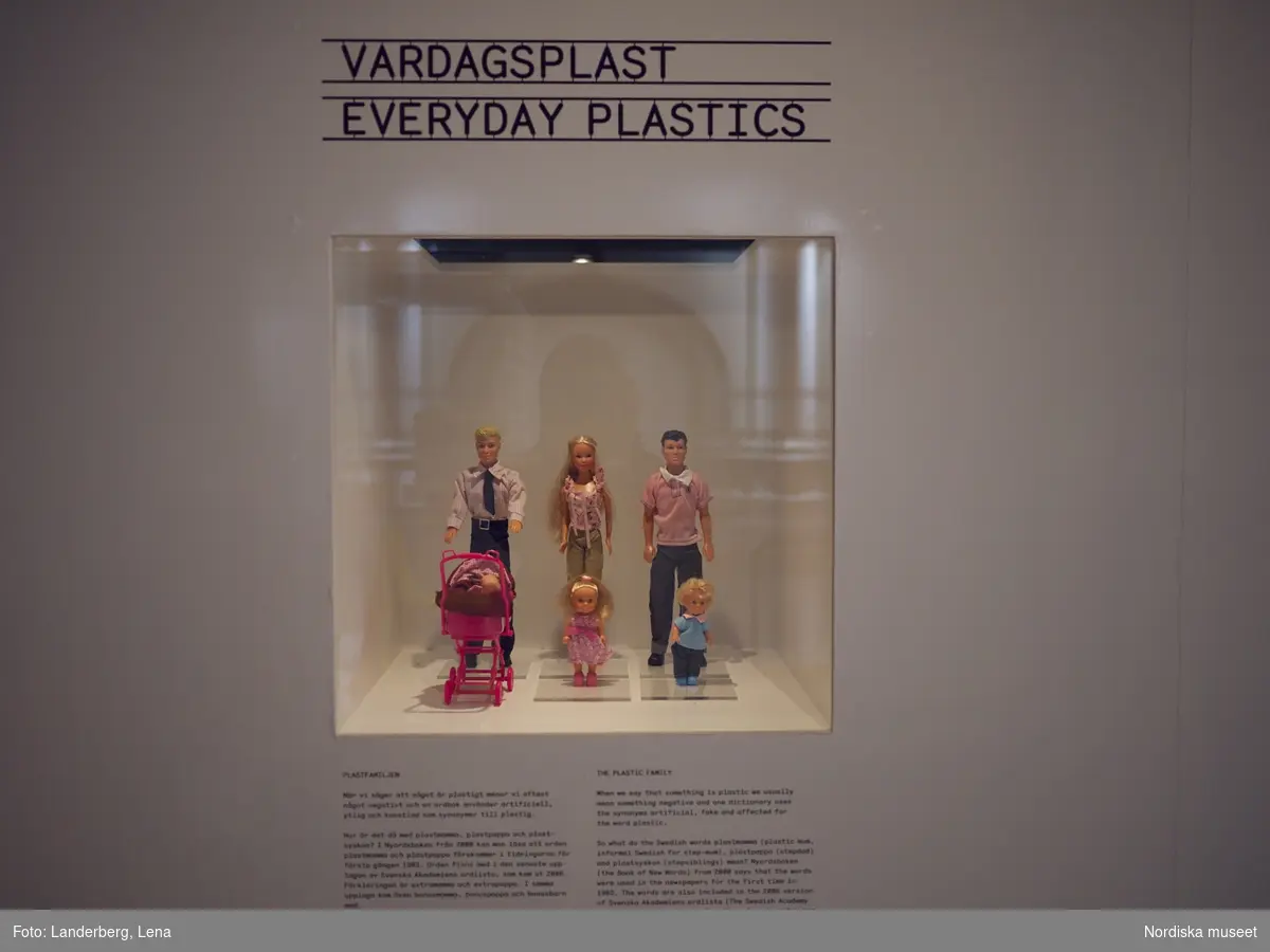 Dokumentation av utställningen Plast på Nordiska museet 4/6 2010 - 9/1 2011.