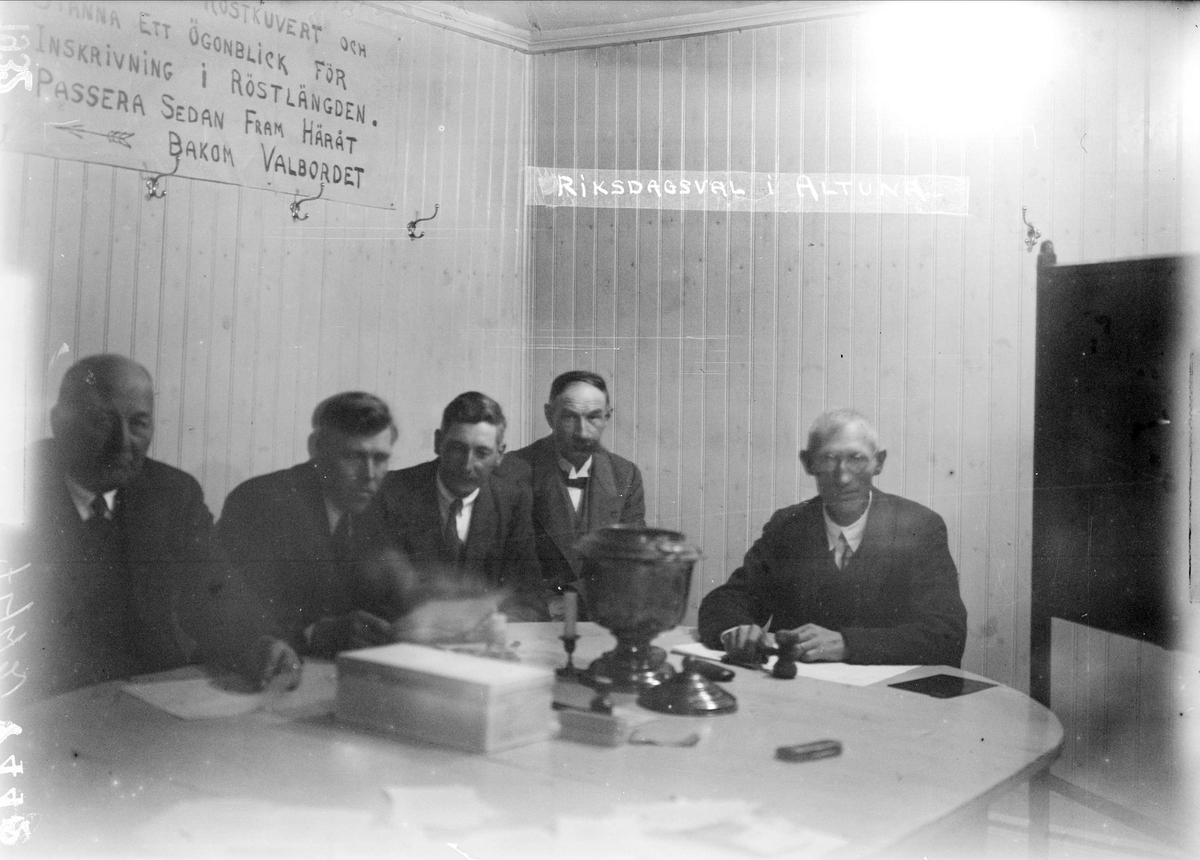 Valnämnden i Altuna sockenstuga, Altuna socken, Uppland vid riksdagsvalet 1932