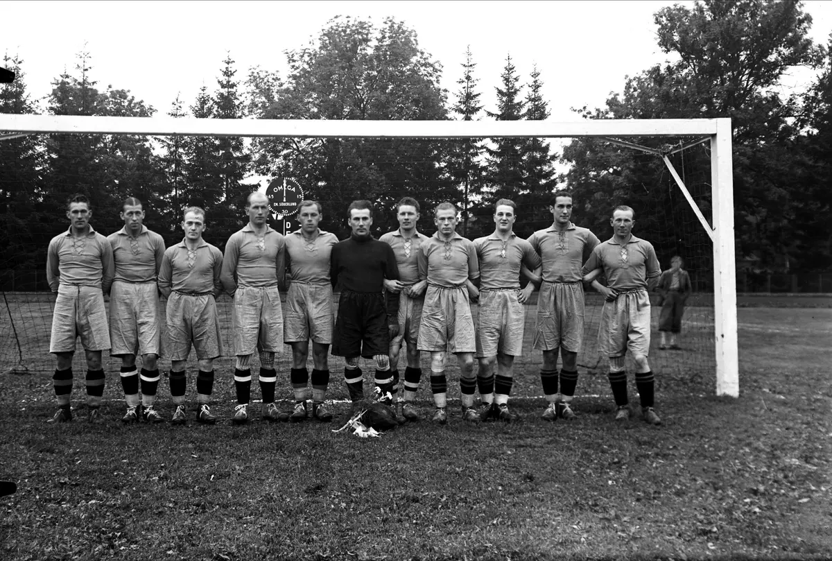 Fotbollslag, Uppsala 1934 - Upplandsmuseet / DigitaltMuseum