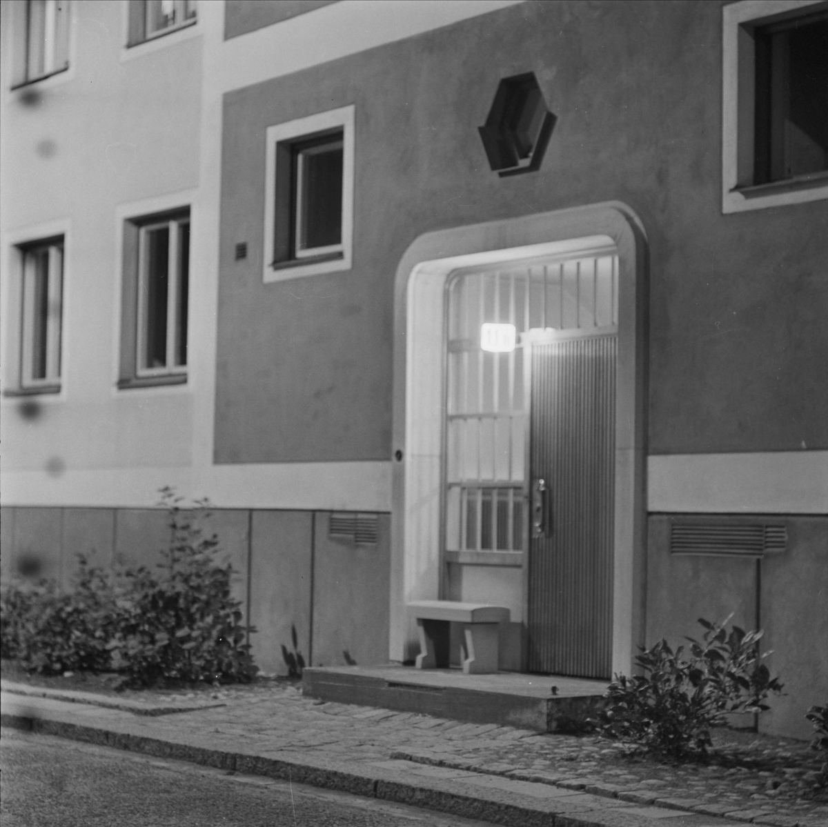 Ingången till bostadshus på Svartmangatan 13, kvarteret S:t Johannes, Fjärdingen, Uppsala