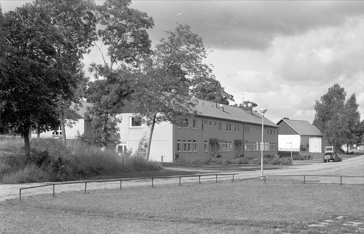 Bostadshus och uthus, Bärby yrkesskola, Broby, Funbo socken, Uppland 1982 