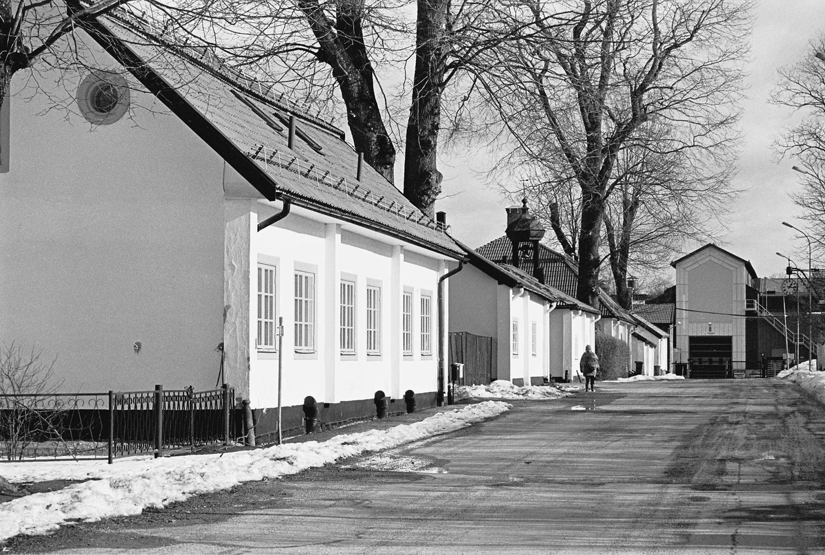 F d smedsbostäder längs Storgatan i Söderfors bruk, Uppland 2000
