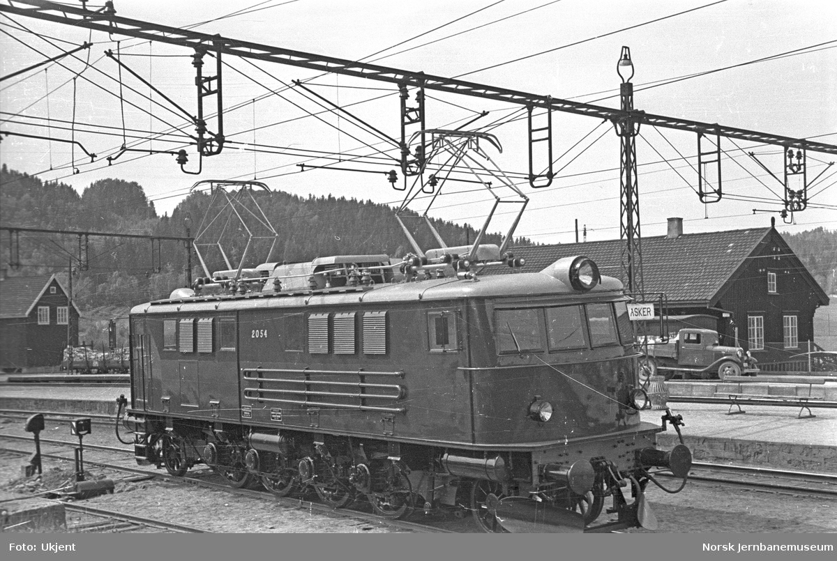NSB elektrisk lokomotiv type El 8 nr. 2054 : prøvetur til Asker