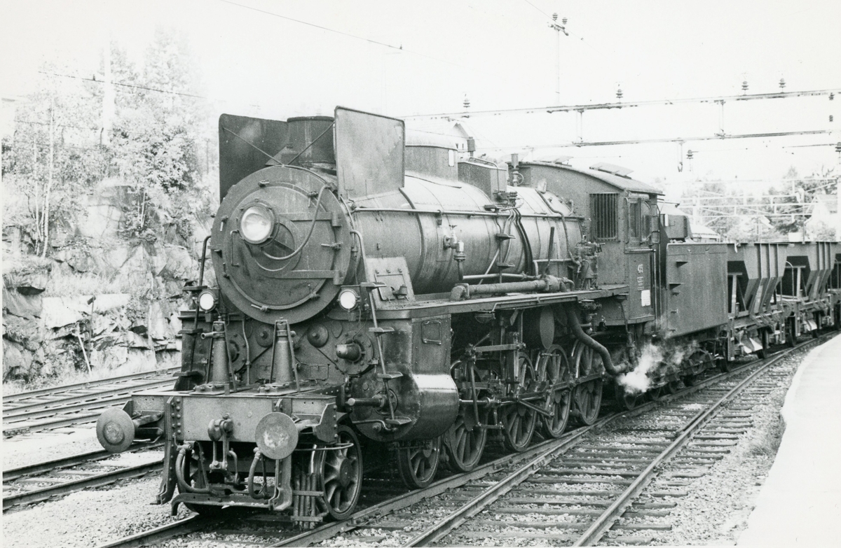 Grustog på Randsfjordbanen trukket av damplok type 26c nr. 435.
