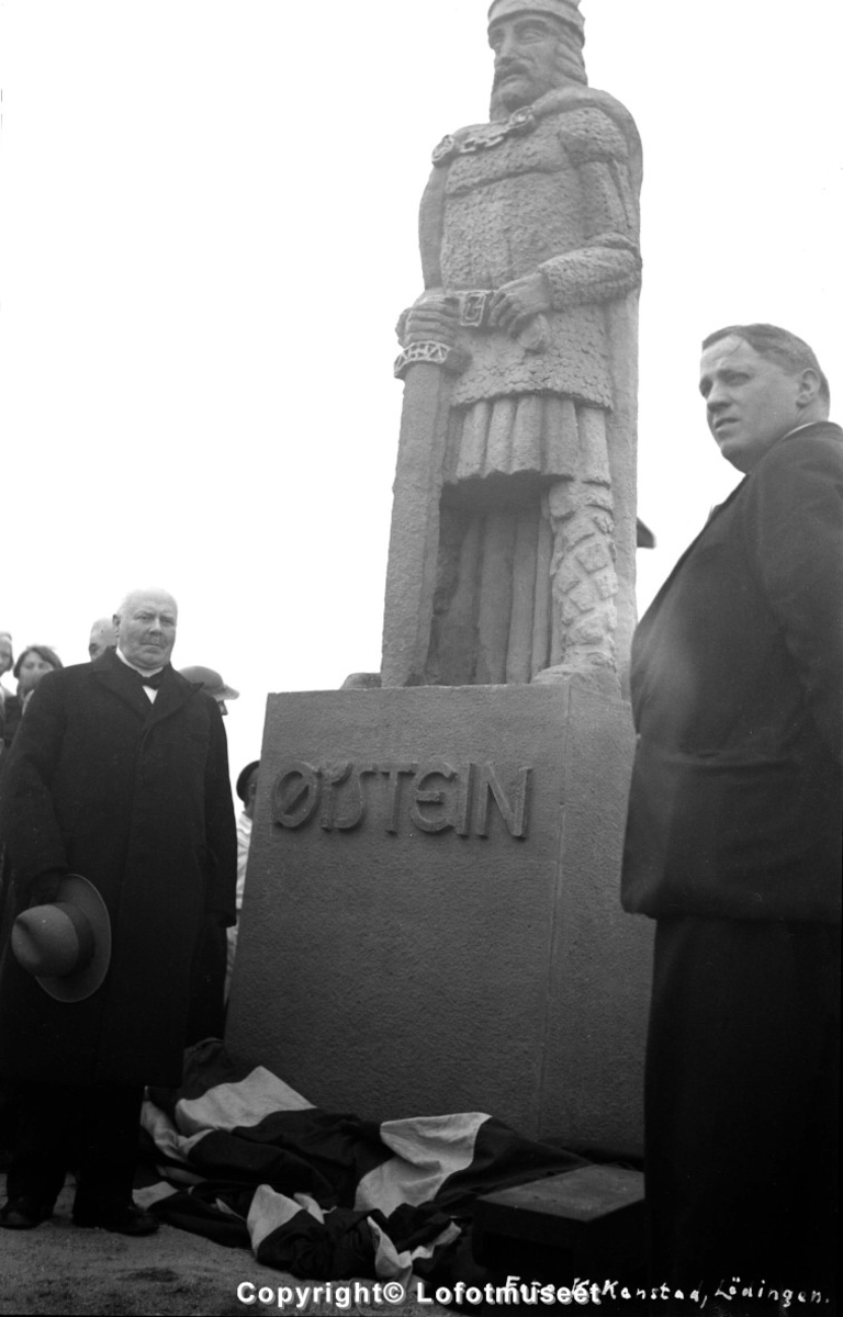 Avduking av Kong Øysteins statue, Kabelvåg, 15.september 1936.