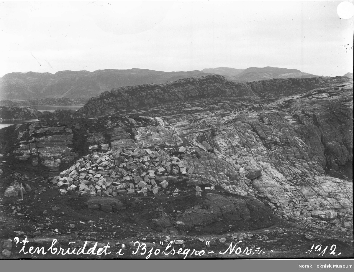 Steinbrudd i Bjølsegrøvann, 1912