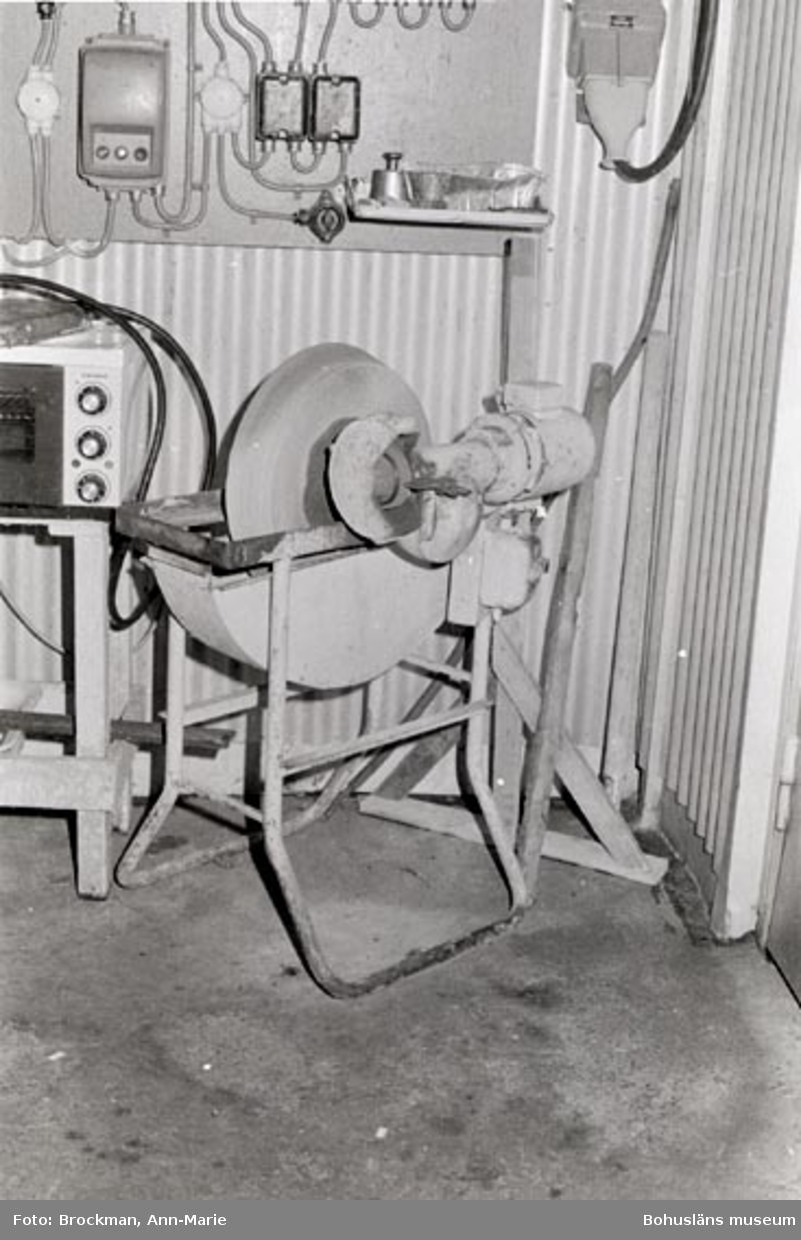 Elektrisk slipmaskin på Wittes & Co, konservindustri i Lysekil