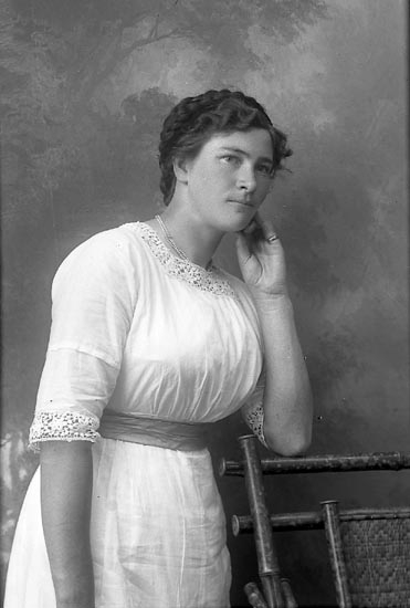 Enligt fotografens journal Lyckorna 1909-1918: "Mattsson, Hanna Häggeröd".