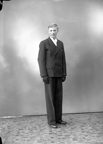 Enligt fotografens journal nr 5 1930-1943: "Ivarsson, Sixten Hammar Här".