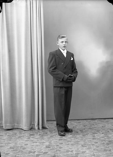 Enligt fotografens journal nr 7 1944-1950: "Eriksson, Allan Lasshammar Här".