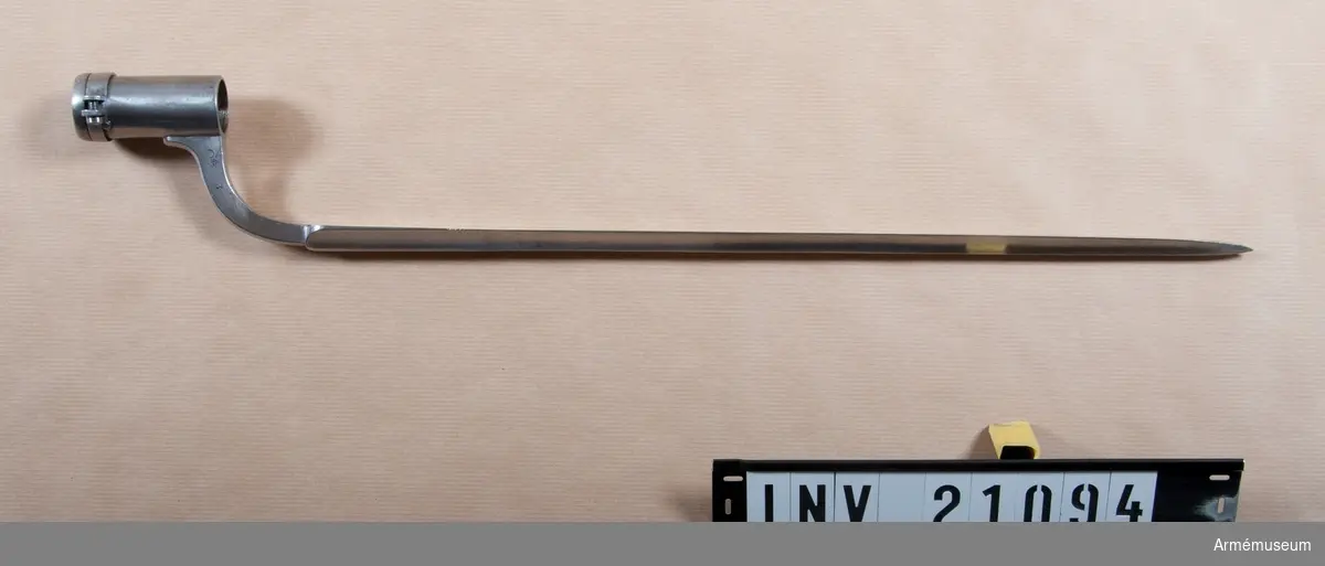 Grupp E II b.
Bajonett t gevär m muskötkaliber. Rep. modell 1815.