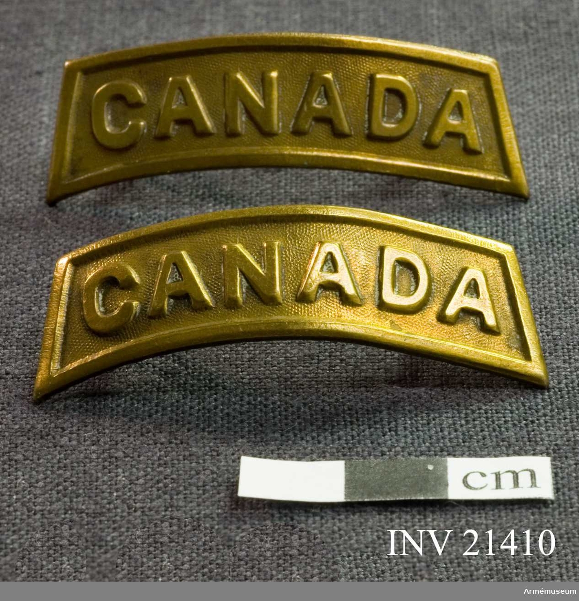 Grupp C I.
Axelmärke CANADA.
För officer vid Royal Canadian Horse Artillery, Kanada.