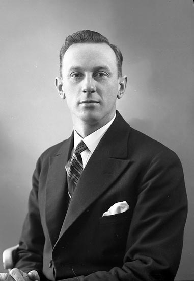 Enligt fotografens journal nr 6 1930-1943: "Börjesson, Gustaf Högenorum Här".