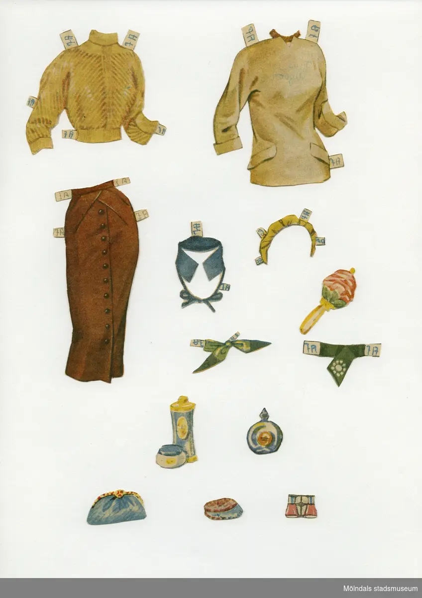 Klippdocka med kläder och tillbehör från 1950-talet. Docka och kläder märkta "June Allyson" - dockans namn. Dockan, av papp, föreställer filmstjärnan June Allyson (1917-2006), tryckt med fotolikhet, och iklädd underkläder av baddräktsmodell, samt högklackade skor. Garderoben, urklippt ur tidning, består av två tröjor, kjol, set med skjorta och shorts, två aftonklänningar, varav en med minkstola, två kappor, två galaklänningar, ytterligare en minkstola, fyra hattar, samt tre scarves. Dockan har dessutom tillbehör som halsband, näsdukar, toilet-artiklar, blommor och ett filmmanuskript. De mindre föremålen förvaras i ett C6-kuvert med texten "Småsaker, June Allyson, Audrey Hepburn", handskrivet. I denna har tidigare även klippdockan "Audrey Hepburns" (MM 04586) småsaker förvarats. Docka och kläder förvaras i en pappmapp med trycket "Senorita" och flamencodanserska, samt "Barbro Hedvall", "June Allyson" handskrivet. 