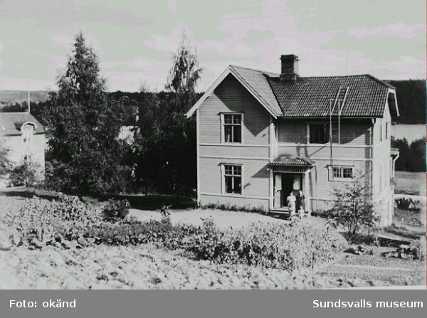 "Sofiero". Uppfört av  August Kåhrström som bostad efter pensioneringen som stationsinspektör vid Sprängsvikens järnvägsstation. Rivet.