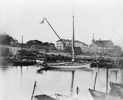 Kongens yacht "Svalen" ved Revierbrygga.