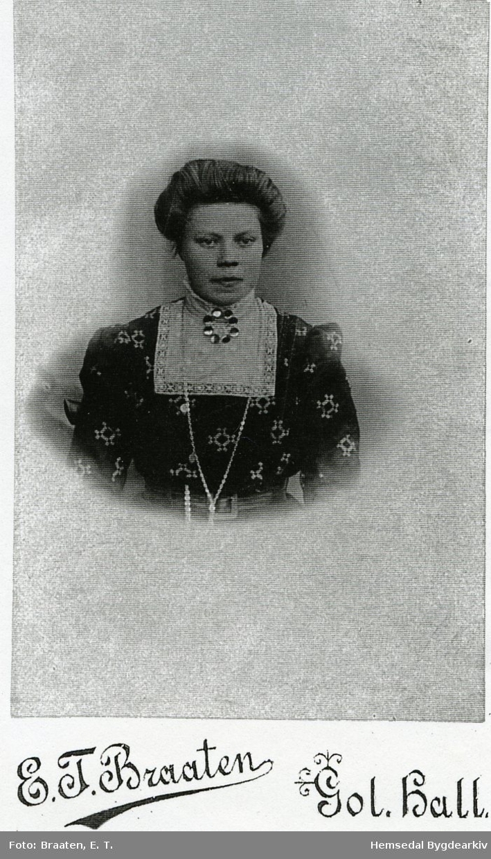 Ingrid Grøthe, fødd Intelhus (usikkert)