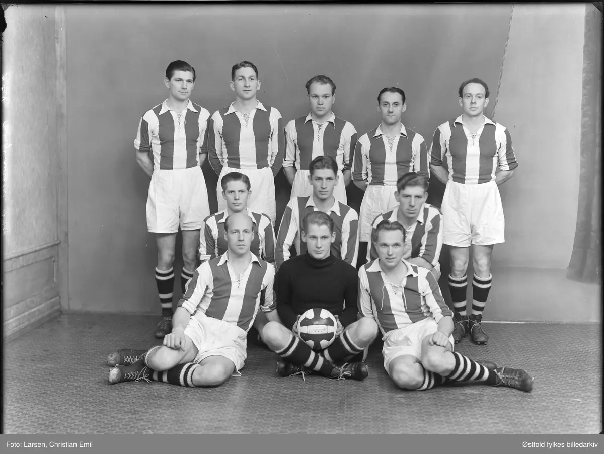 Sarpsborg Fotballklubb, SFK Norgesmester i 1948.
Sarpsborgs vinnerlag: John Olsen, Finn Moen, Olaf Johansen, Gunnar Hansen, Gunnar Eide, Hjalmar Andresen, Einar Fredriksen, Jacob Johansen, Villy Andresen, Harry Yven og Knut Andersen