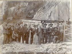 Arbeiderar i Eidsborg Brynesteinsbrudd Hausten 1908