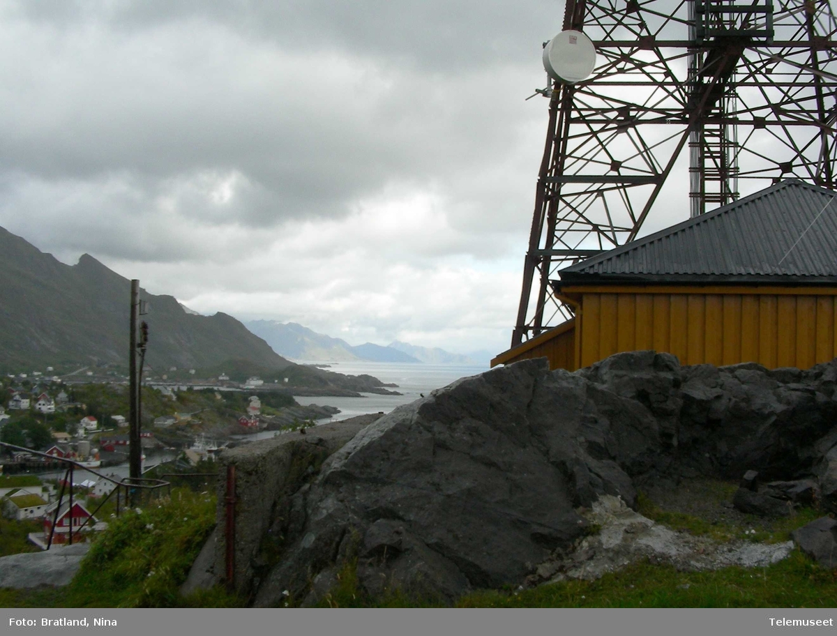 Radiolinjemast,fjernsynsforsterker i Sørvågen Lofoten