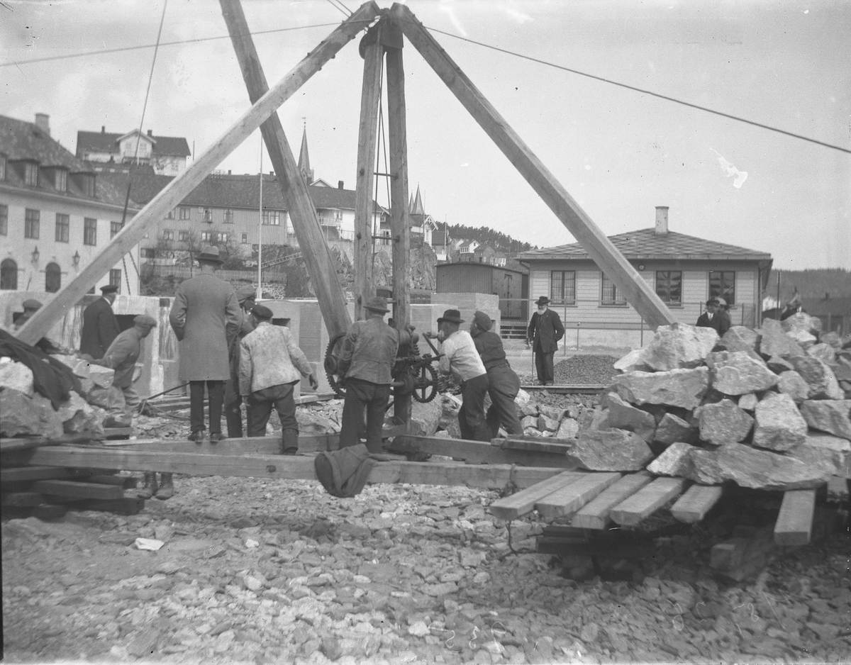 Anleggsarbeid ved jernbanestasjonen i Kragerø 2/5-1928