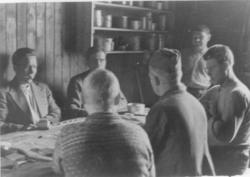 Mai-juni 1945. Fra krigfangeleiren i Namsos.