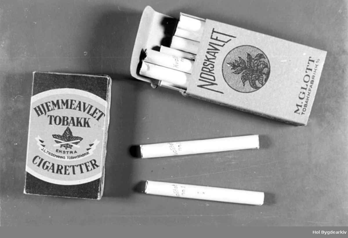 Sigarettar, heimeavla, krigsvare, røykpakker,