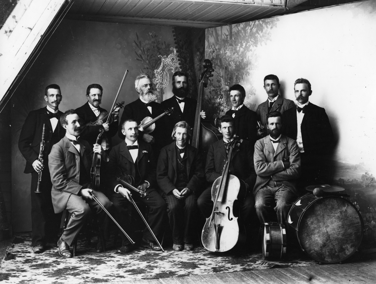 T. N. Myklebys orkester