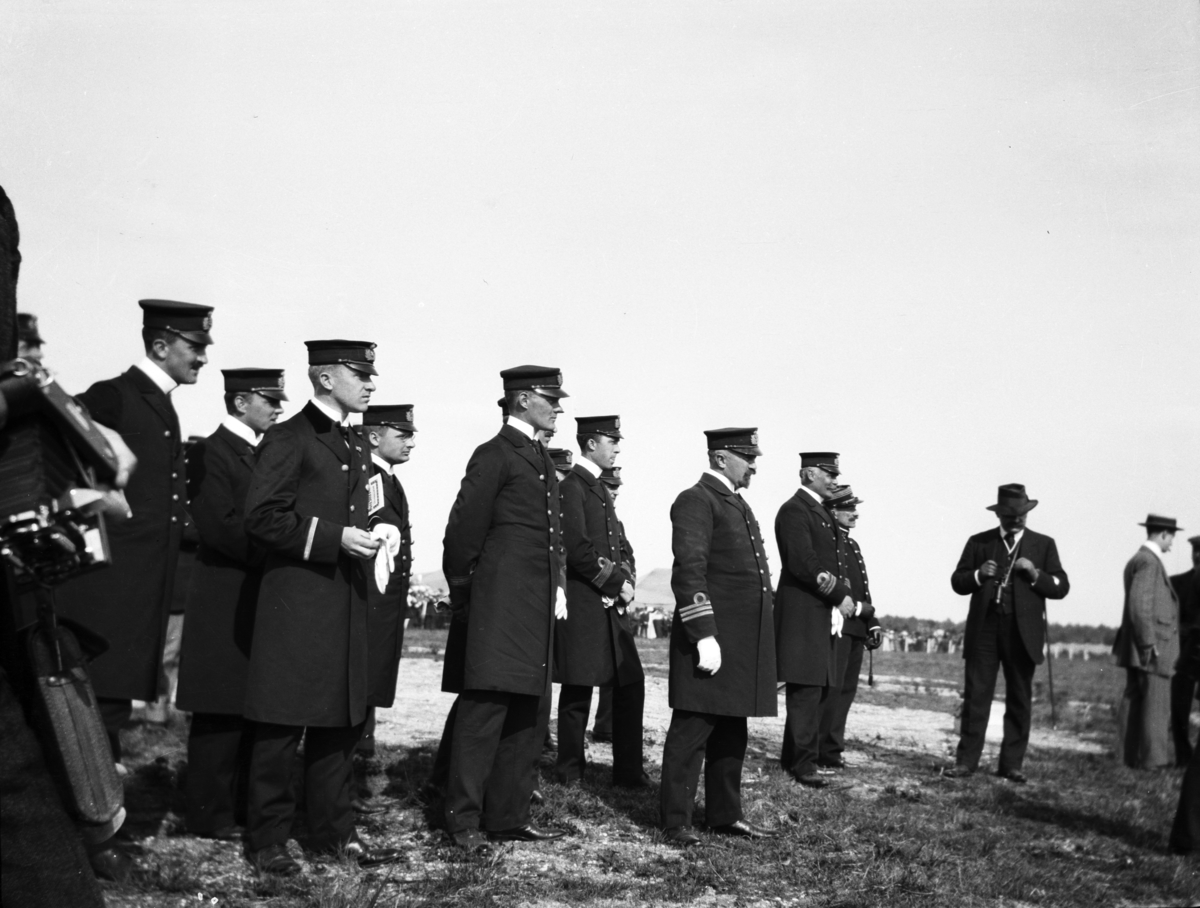 Psk Fylgia. Gruppbild i land från besöket i Bordeaux 1912. Foto fr Marinstabens fotodetalj 1952. Db 115/52