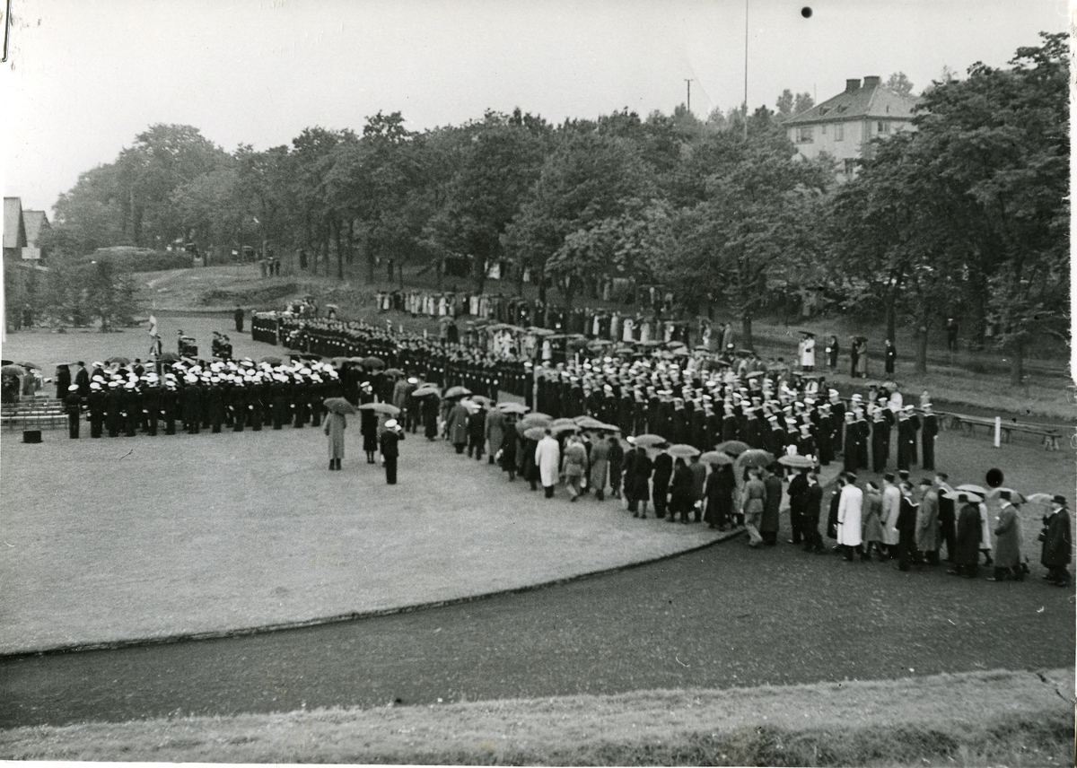 Göteborg den 4 aug. 1943. Ulvenmännens jordfästning. Det närmast ...