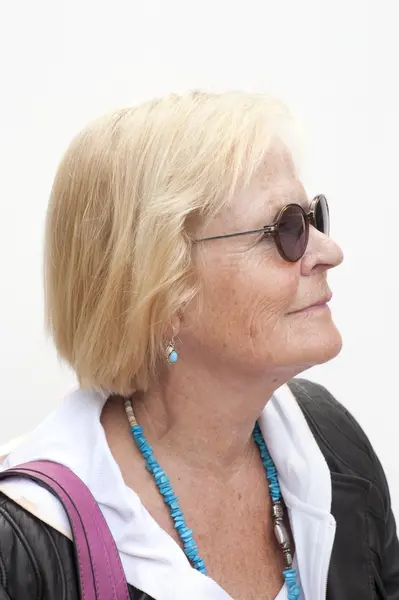 Hår- bildspel, samtida frisyrer. Kvinna med kort hår. - Nordiska 