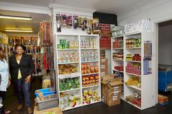 Miracle Afro Shop, kvinne, inngangsparti, vareutvalg