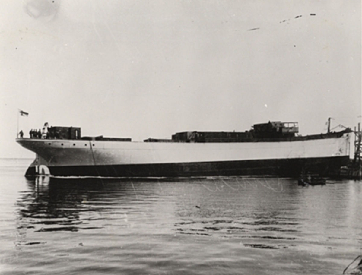 Lastångfartyget ALGERIA löper av stapeln år 1921 vid Oskarshamns varv. Byggnadsnummer 265.