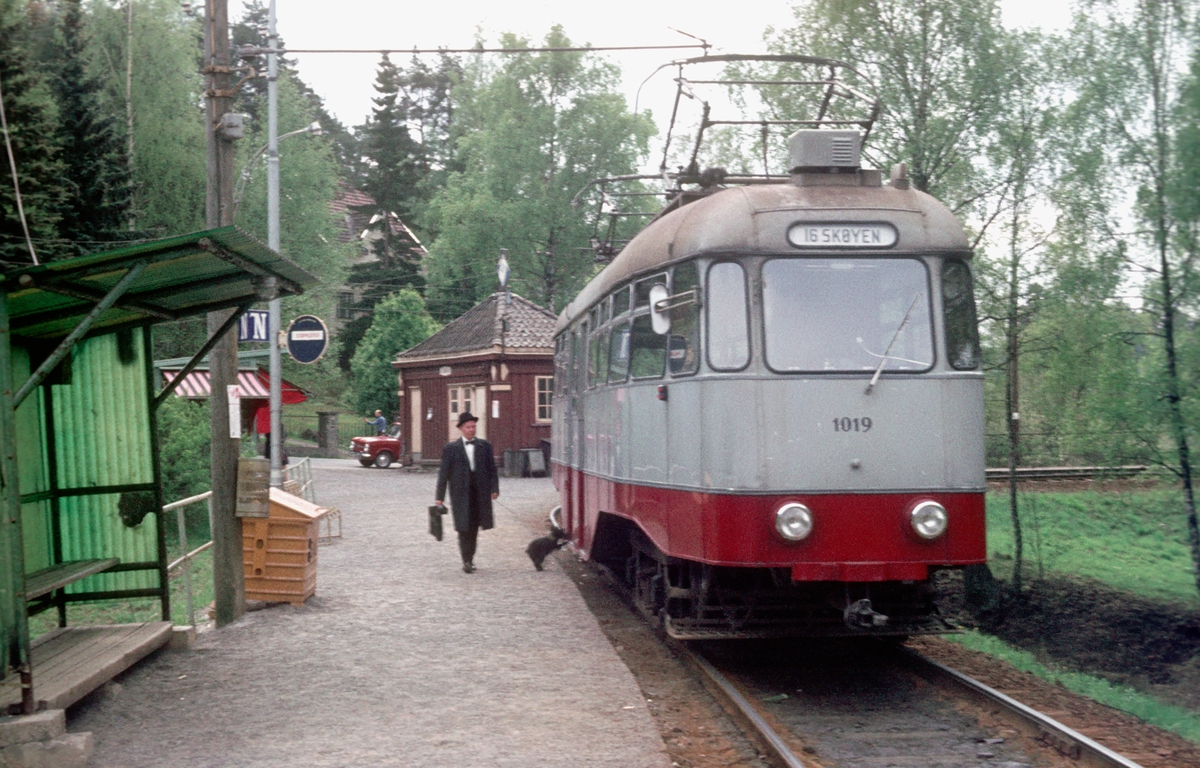 Ekebergbanen, Oslo Sporveier. Vogn 1019 på endeholdeplassen Ljabru.