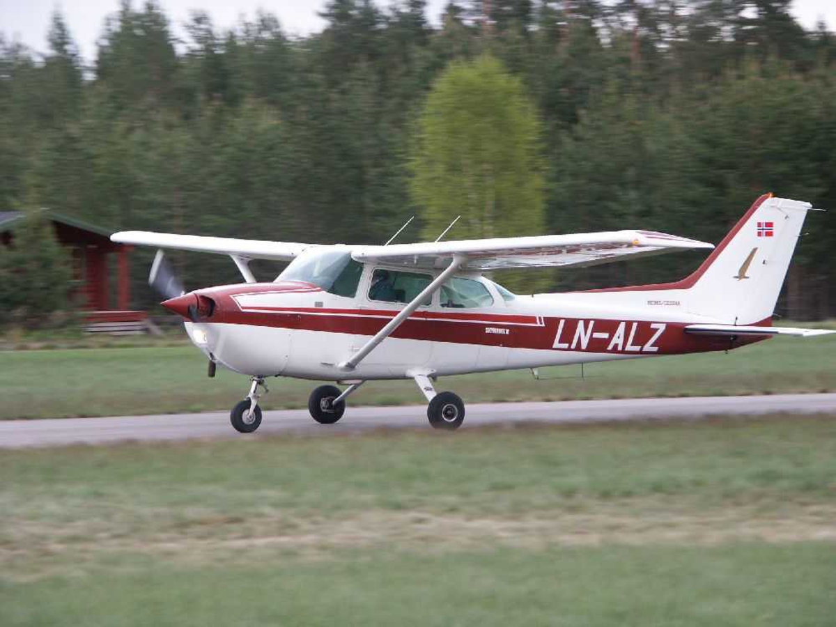 Ett fly på bakken, Reims F172P Skyhawk II, LN-ALZ
