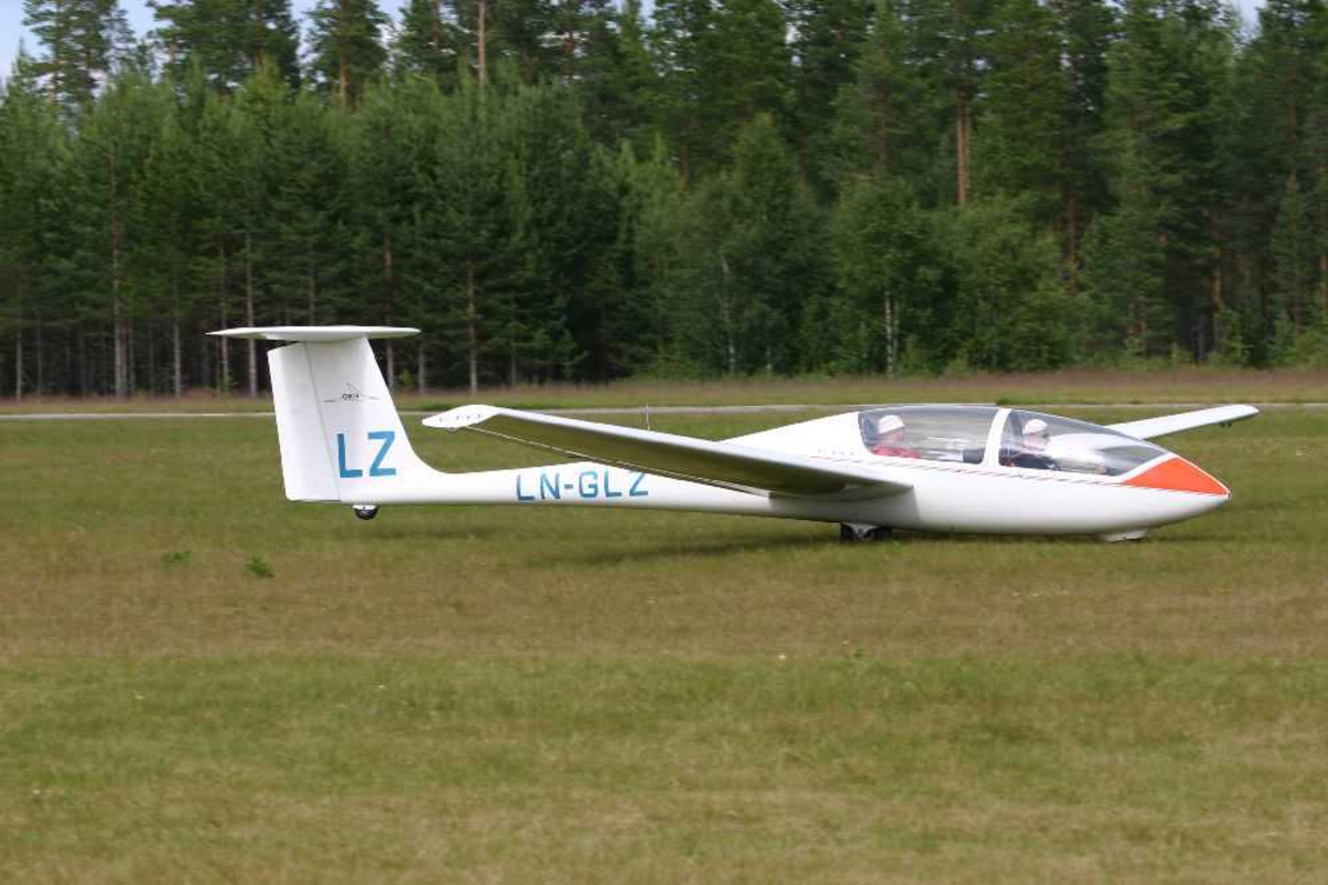 Ett fly (Seilfly) på bakken, Twin Astir I, LN-GLZ