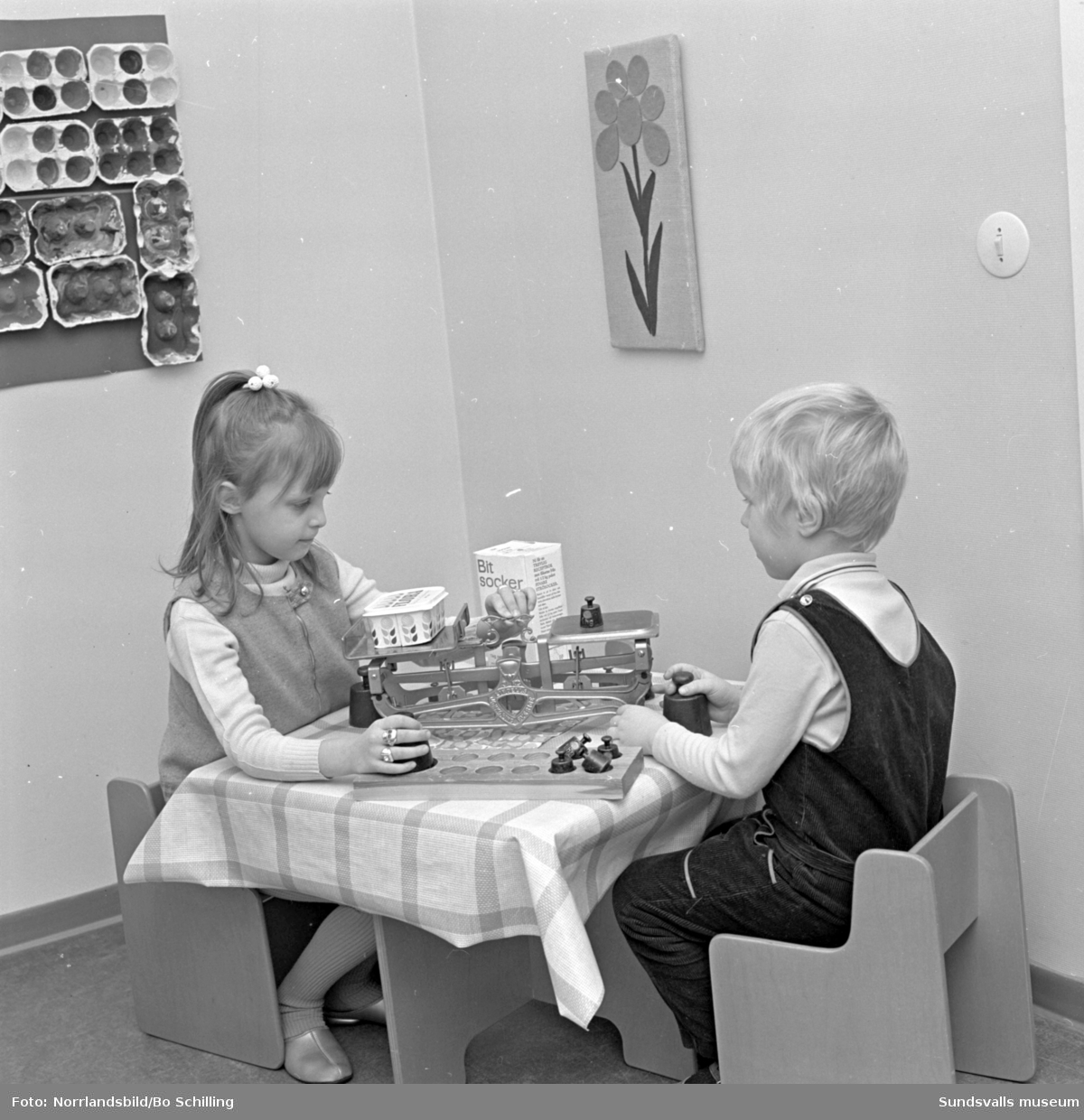Interiör från barnstugan i västra Skönsberg, fotograferat för centrala byggnadskommittén.