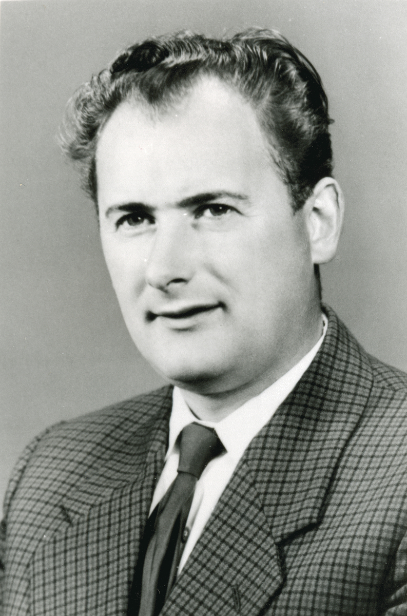 Rørleggermester Jens P. Kulseng, leder i Harstad håndverkerforening, 1957.