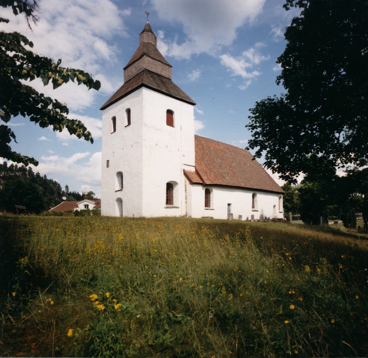Hyssna kyrka