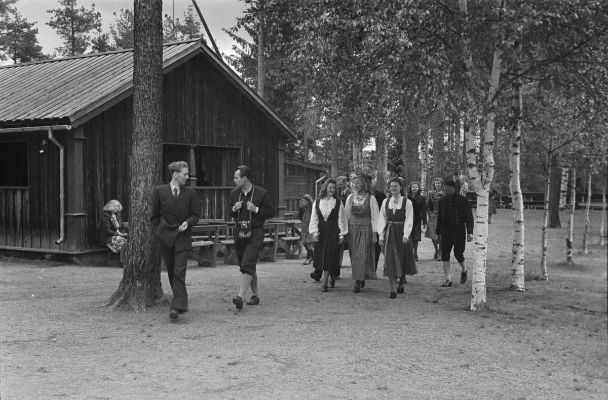 Glomdalsbruden 1965. Opptog i Leiret. Elverum.
Kåring av Glomdalsbrud. Glomdalsmuseet, Elverum.