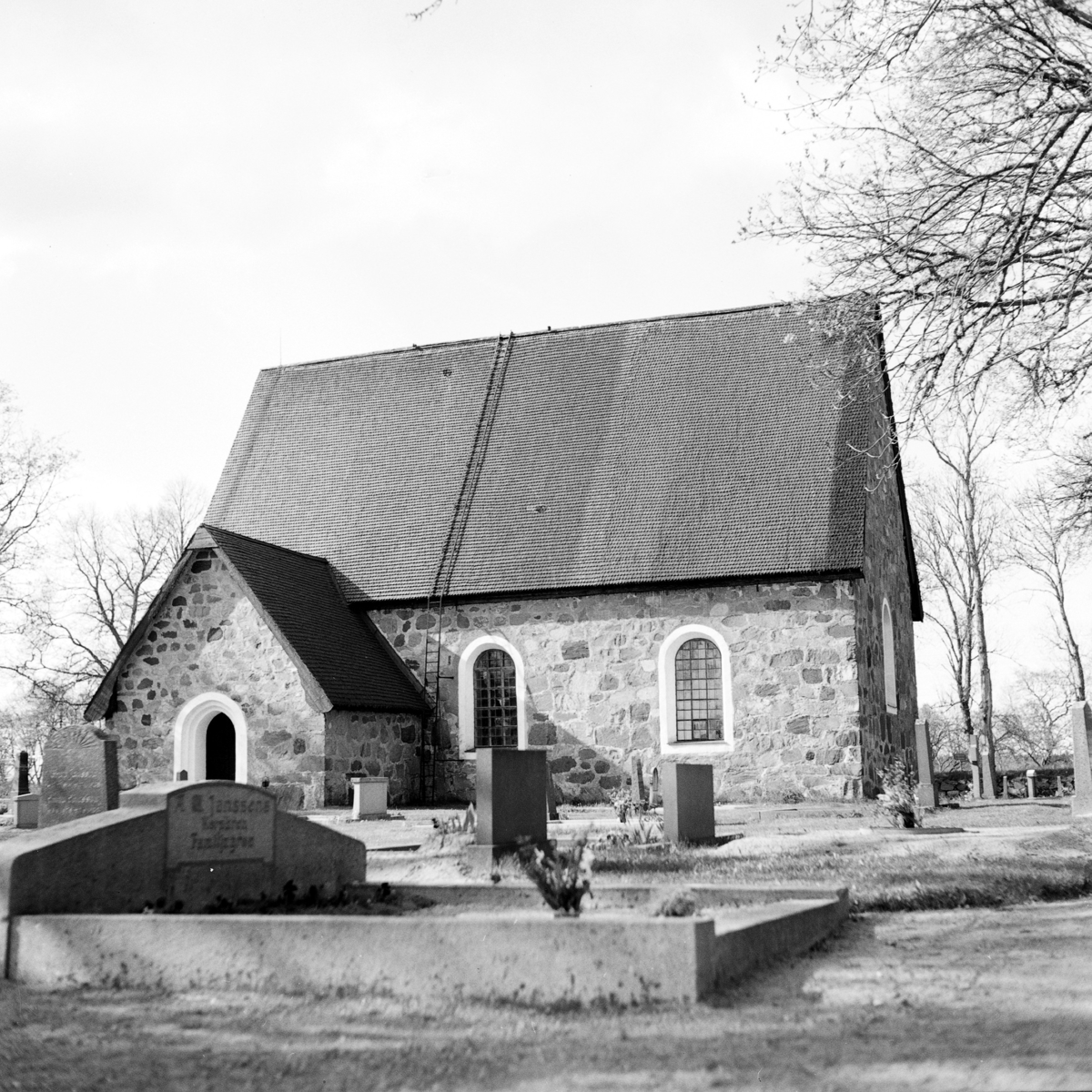 Hökhuvud kyrka