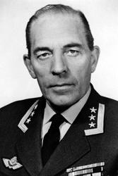 Portrett av en mannlig offiser - militær person