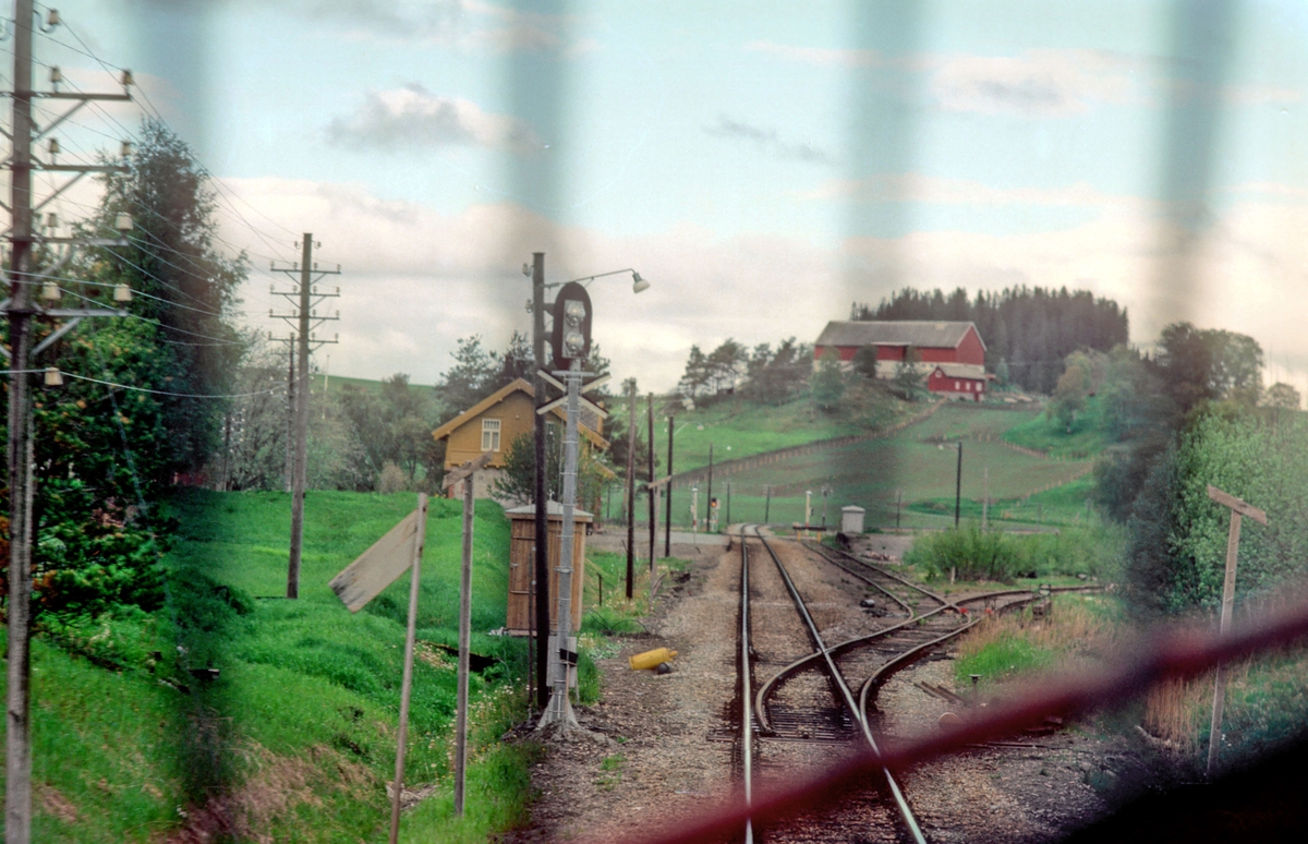 Rinnan stasjon sett fra lokomotivet i tog 456, natthurtigtoget Bodø - Trondheim.