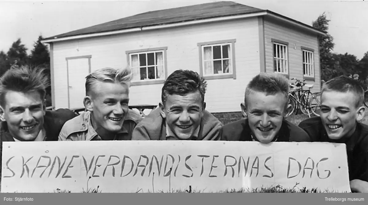 Skåneverdandisternas dag har inletts i Trelleborg 12/8 1962. Från vänster Lars Hoffrén, Henning Jensen, Jan Andersson, Lennart Bengtsson och Jan Olov Fransson.